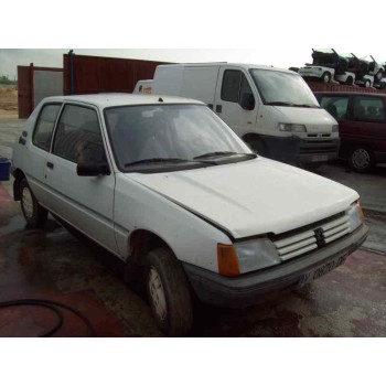 peugeot 205 berlina del año 1989