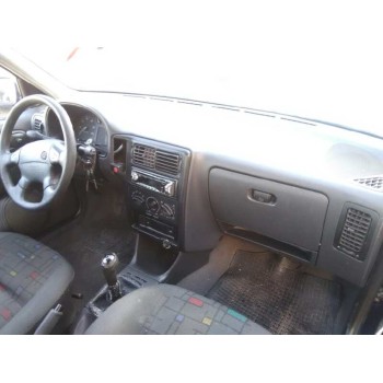 volkswagen polo berlina (6n1) del año 1999