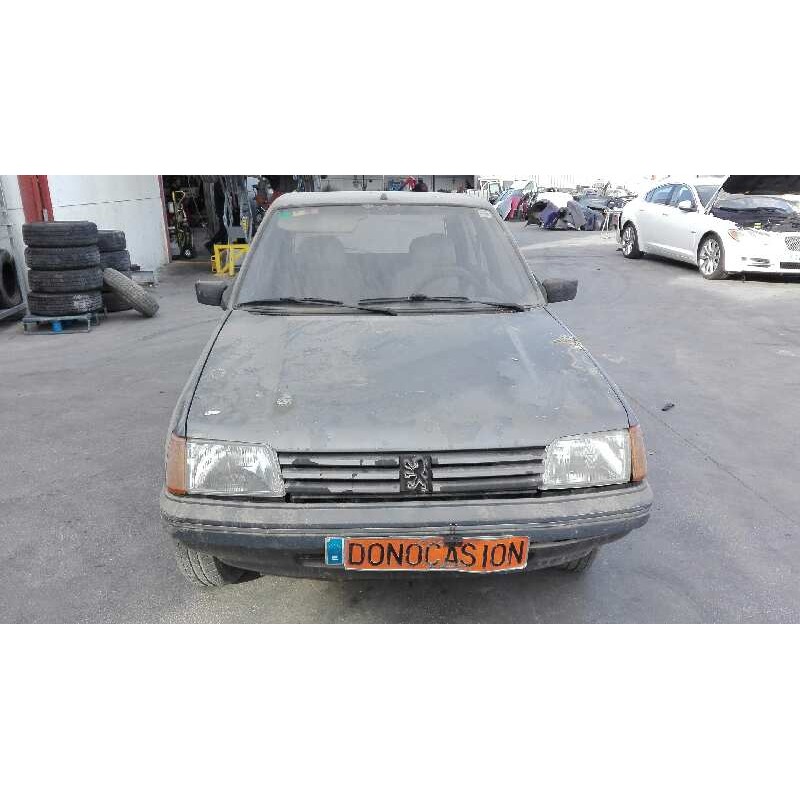 peugeot 205 berlina del año 1987