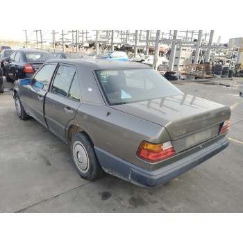 mercedes-benz clase e (w124) berlina del año 1989