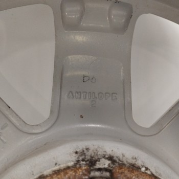 Recambio de llanta para peugeot 1007 1.4 hdi referencia OEM IAM ANTILOPE2 6JX16CH4ET27 4H 4X110