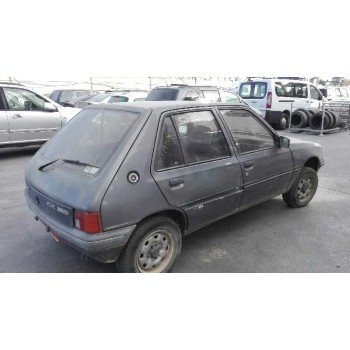 peugeot 205 berlina del año 1987
