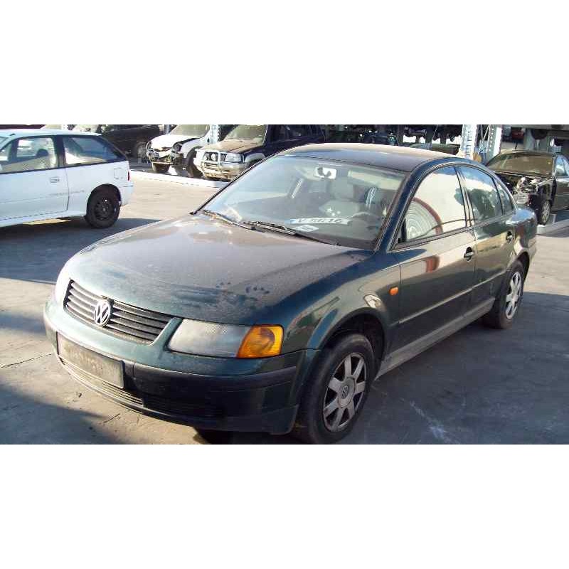 VOLKSWAGEN PASSAT BERLINA (3B2)