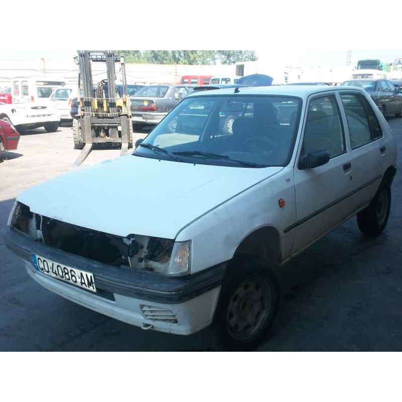 peugeot 205 berlina del año 1996