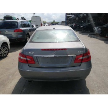 mercedes-benz clase e coupé (c207) del año 2009