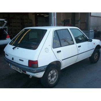 peugeot 205 berlina del año 1996
