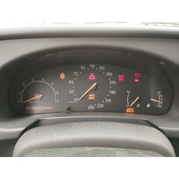 saab 900 berlina del año 1996