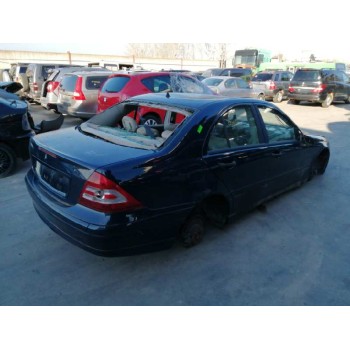 mercedes-benz clase c (w203) berlina del año 2004