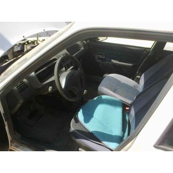 peugeot 205 berlina del año 1996