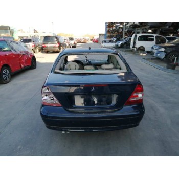 mercedes-benz clase c (w203) berlina del año 2004