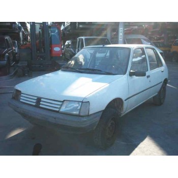 peugeot 205 berlina del año 1983