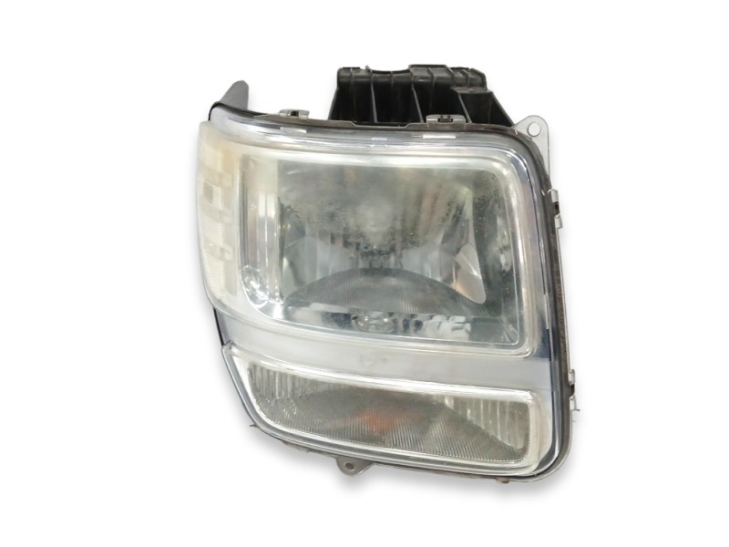 Recambio de faro derecho para dodge nitro 2.8 crd referencia OEM IAM 55157236AC SOPORTE DAÑADO PARA PULIR Recambio de faro derecho para dodge nitro 2.8 crd referencia OEM IAM 55157236AC SOPORTE DAÑADO PARA PULIR