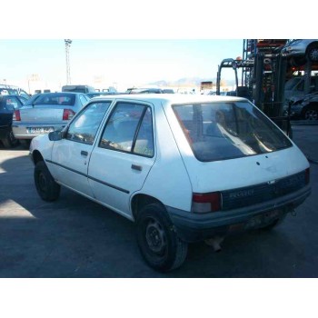 peugeot 205 berlina del año 1983