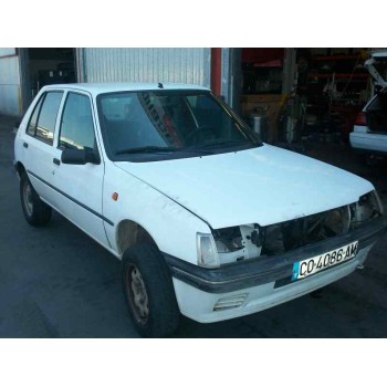 peugeot 205 berlina del año 1996