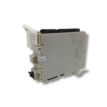 Recambio de caja reles / fusibles para toyota prius 1.8 hybrid zvw50,zvw51,zvw50r referencia OEM IAM 8273047530C  