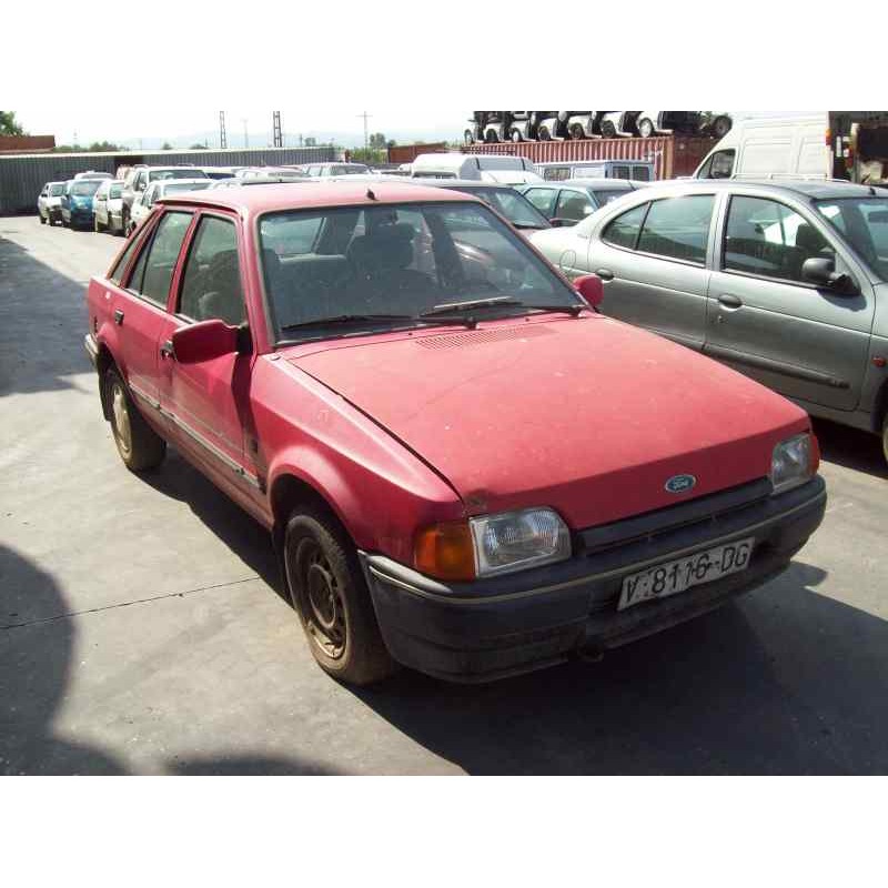 ford escort berlina del año 1990