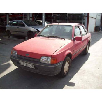ford escort berlina del año 1990