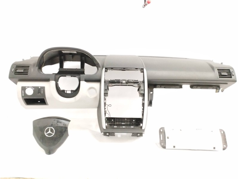 Recambio de salpicadero para mercedes-benz clase a (w169) 2.0 cat referencia OEM IAM A16968007 16986001029 16986000050