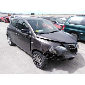 lancia ypsilon (402) del año 2013