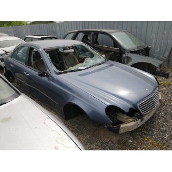 mercedes-benz clase e (w211) berlina del año 2004