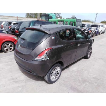 lancia ypsilon (402) del año 2013