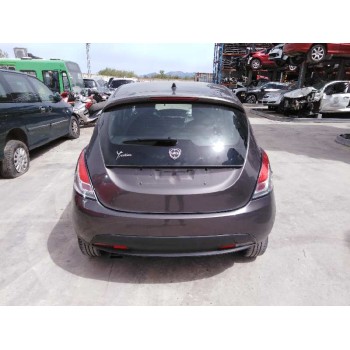 lancia ypsilon (402) del año 2013