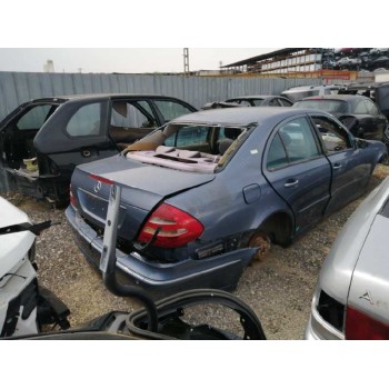 mercedes-benz clase e (w211) berlina del año 2004