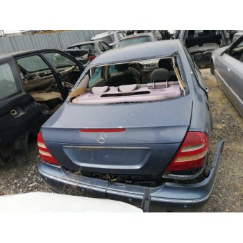 mercedes-benz clase e (w211) berlina del año 2004