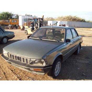 peugeot 505 berlina del año 1985