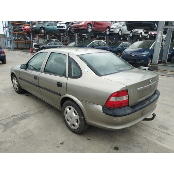 opel vectra b berlina del año 1996