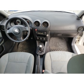 seat ibiza (6l1) del año 2002