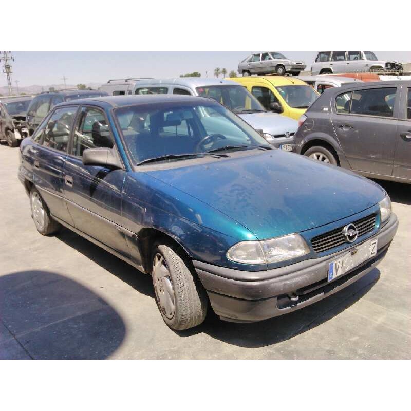 opel astra f berlina del año 1995