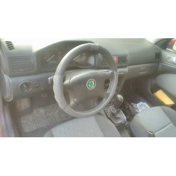 skoda octavia berlina (1u2) del año 2001