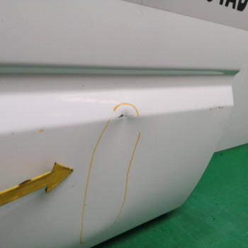 Recambio de puerta trasera derecha para nissan terrano/terrano.ii (r20) 2.7 turbodiesel referencia OEM IAM  OBSERVAR FOTOS 