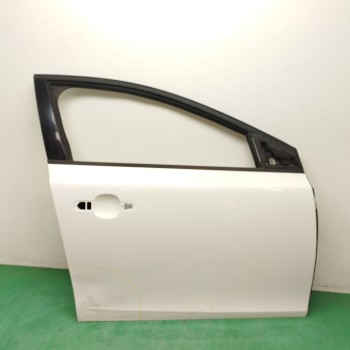 Recambio de puerta delantera derecha para volvo v40 1.6 diesel cat referencia OEM IAM 31402335 NECESITA REPARACION 