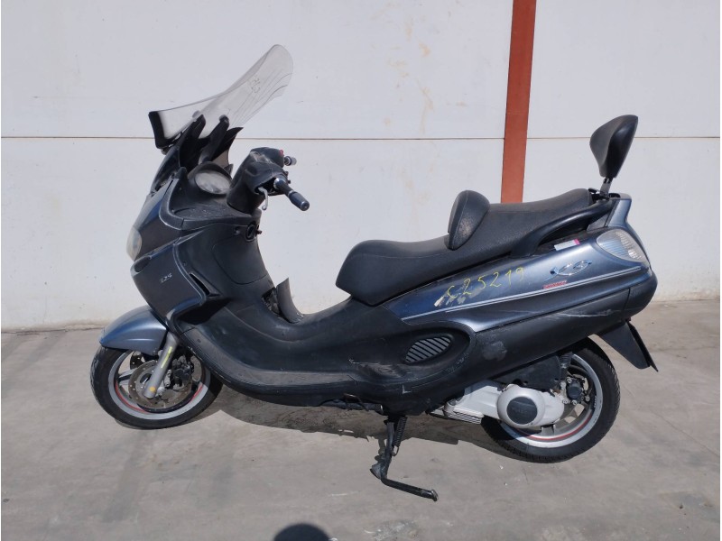 Recambio de carroceria corte para piaggio (vespa) x9 x9 125 evolution referencia OEM IAM   