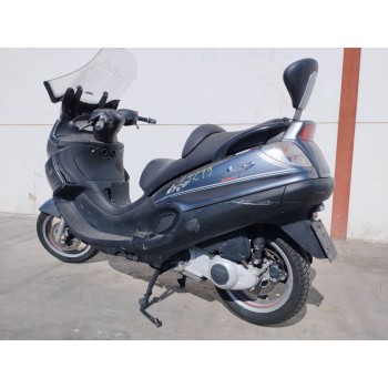 Recambio de carroceria corte para piaggio (vespa) x9 x9 125 evolution referencia OEM IAM   