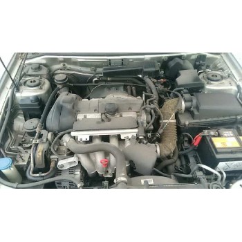 volvo s40 berlina del año 2002