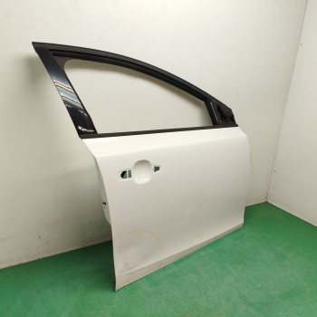 Recambio de puerta delantera derecha para volvo v40 1.6 diesel cat referencia OEM IAM 31402335 NECESITA REPARACION 