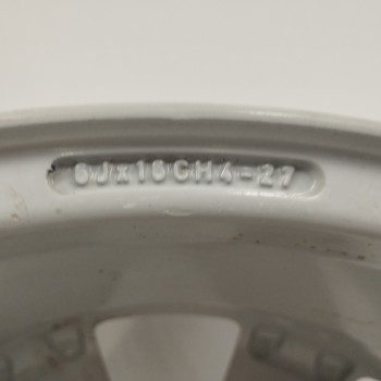 Recambio de llanta para peugeot 1007 1.4 hdi referencia OEM IAM ANTILOPE2 6JX16CH4ET27 4H 4X110