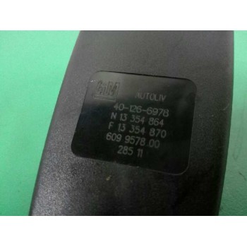 Recambio de enganche cinturon derecho para opel astra j sports tourer excellence referencia OEM IAM 13354864 TRASERO 