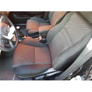 toyota avensis berlina (t25) del año 2006