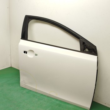 Recambio de puerta delantera derecha para volvo v40 1.6 diesel cat referencia OEM IAM 31402335 NECESITA REPARACION 