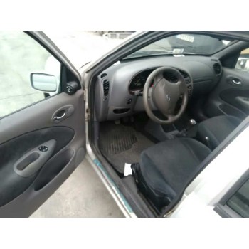 ford fiesta berlina (dx) del año 2000