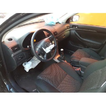 toyota avensis berlina (t25) del año 2006