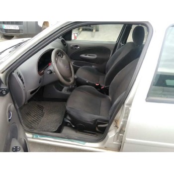 ford fiesta berlina (dx) del año 2000