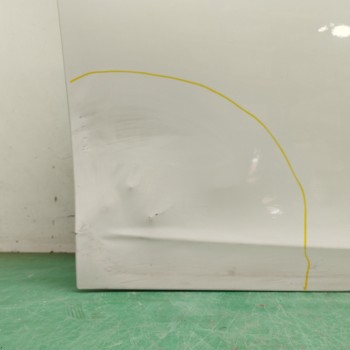 Recambio de puerta delantera derecha para volvo v40 1.6 diesel cat referencia OEM IAM 31402335 NECESITA REPARACION 