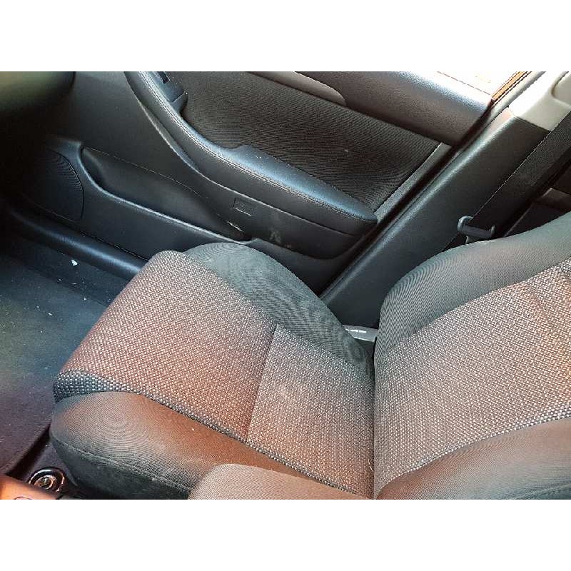TOYOTA AVENSIS (_T25_) 2006