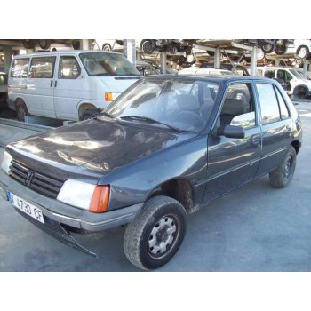 peugeot 205 berlina del año 1983