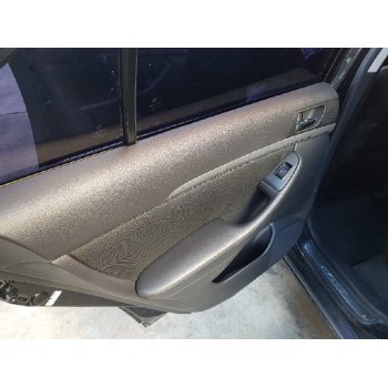 toyota avensis berlina (t25) del año 2006